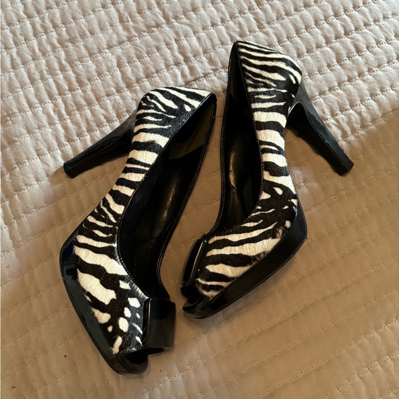 Ann Taylor zebra print heels - Picture 3 of 8